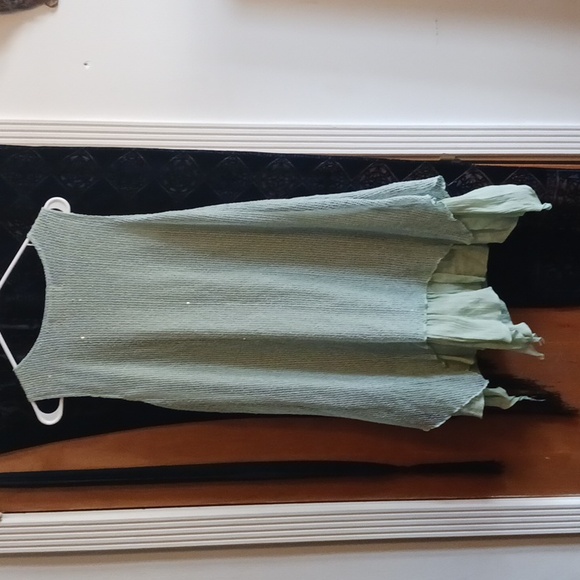 Pretty Angel Dress - Picture 2 of 9